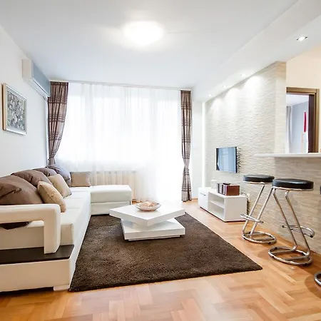 King Milan, Center 公寓