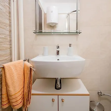 King Milan, Center 公寓