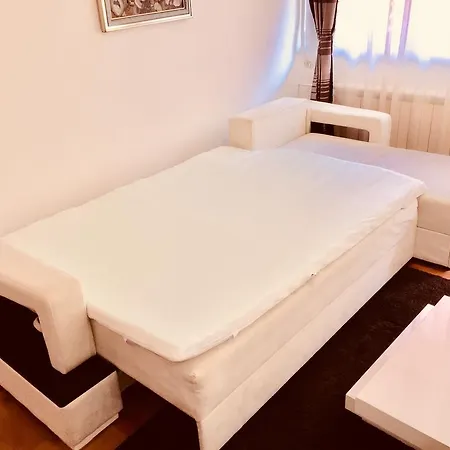 King Milan, Center 公寓