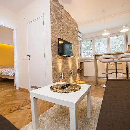 King Milan, Center * 贝尔格莱德