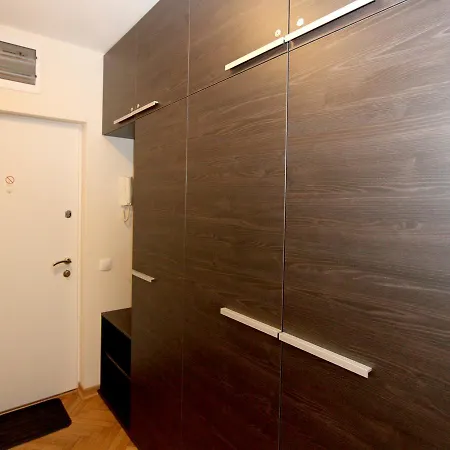 King Milan, Center 公寓