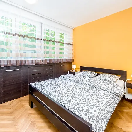 King Milan, Center *