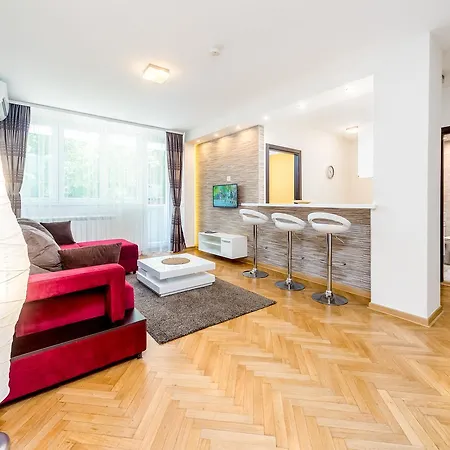 King Milan, Center Apartment